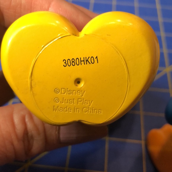 Disney Just Play Mickey Mouse Donald Duck Plastic Figures Cake Toppers Lot of 2 - Picture 4 of 5